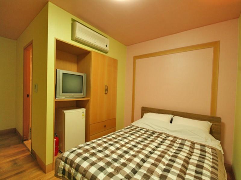 Hostel Lyndon Jeju Esterno foto