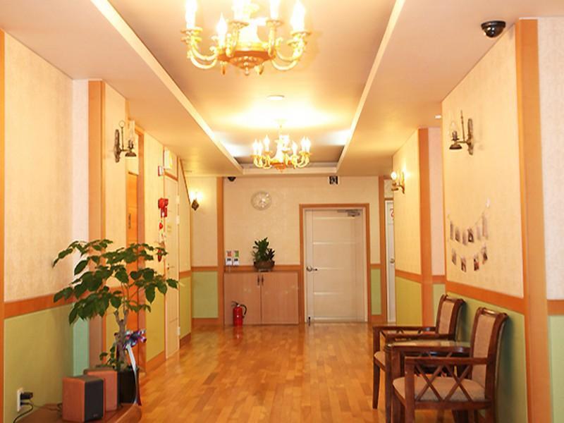 Hostel Lyndon Jeju Esterno foto