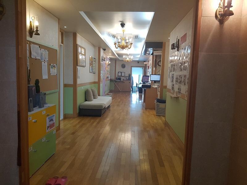 Hostel Lyndon Jeju Esterno foto
