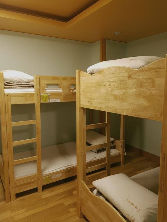 Hostel Lyndon Jeju Esterno foto