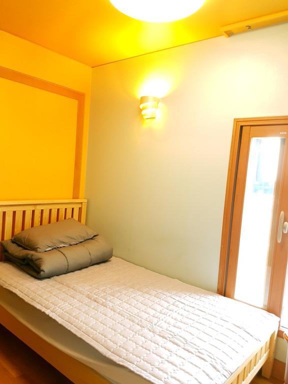 Hostel Lyndon Jeju Esterno foto