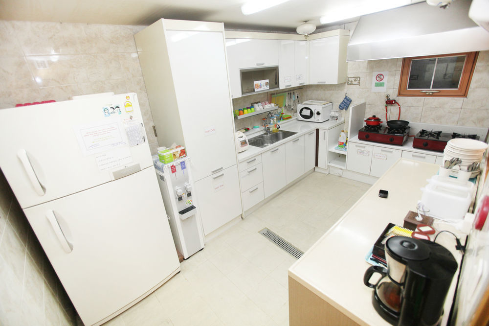 Hostel Lyndon Jeju Esterno foto